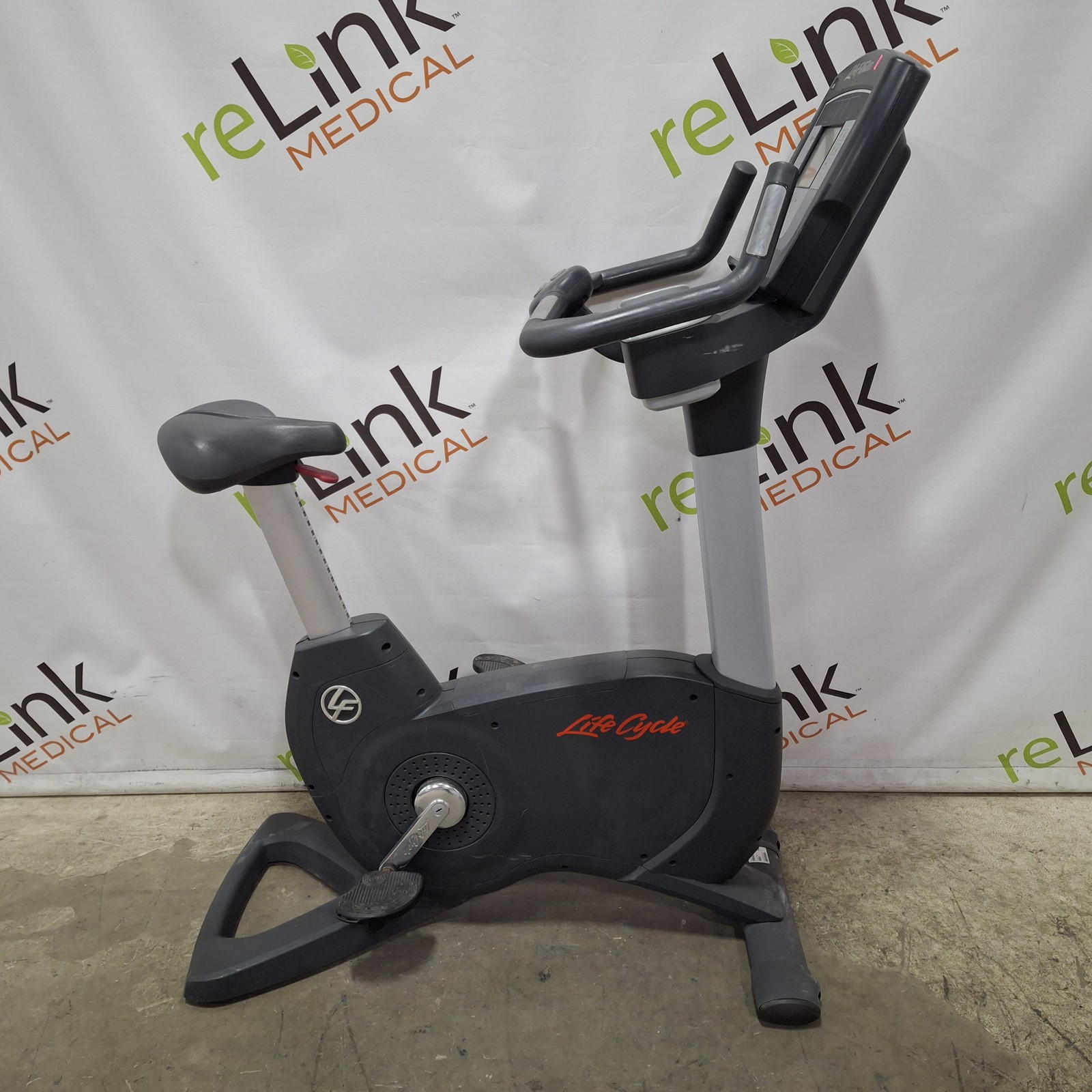 Life Fitness 95c Lifecycle Upright Bike