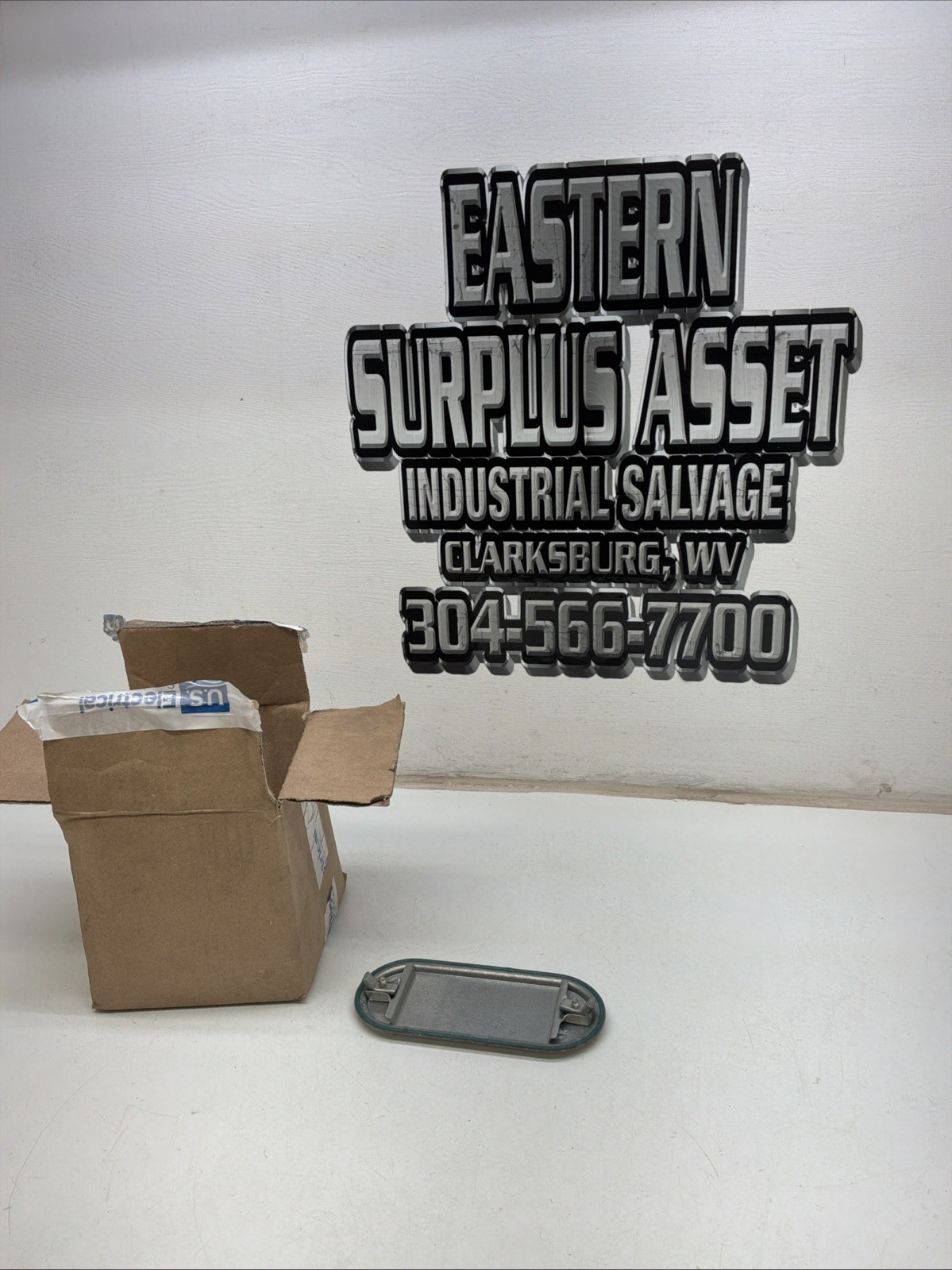 Crouse-Hinds 670 2” Form 7 Conduit Body Cover Box Of 11 NIB