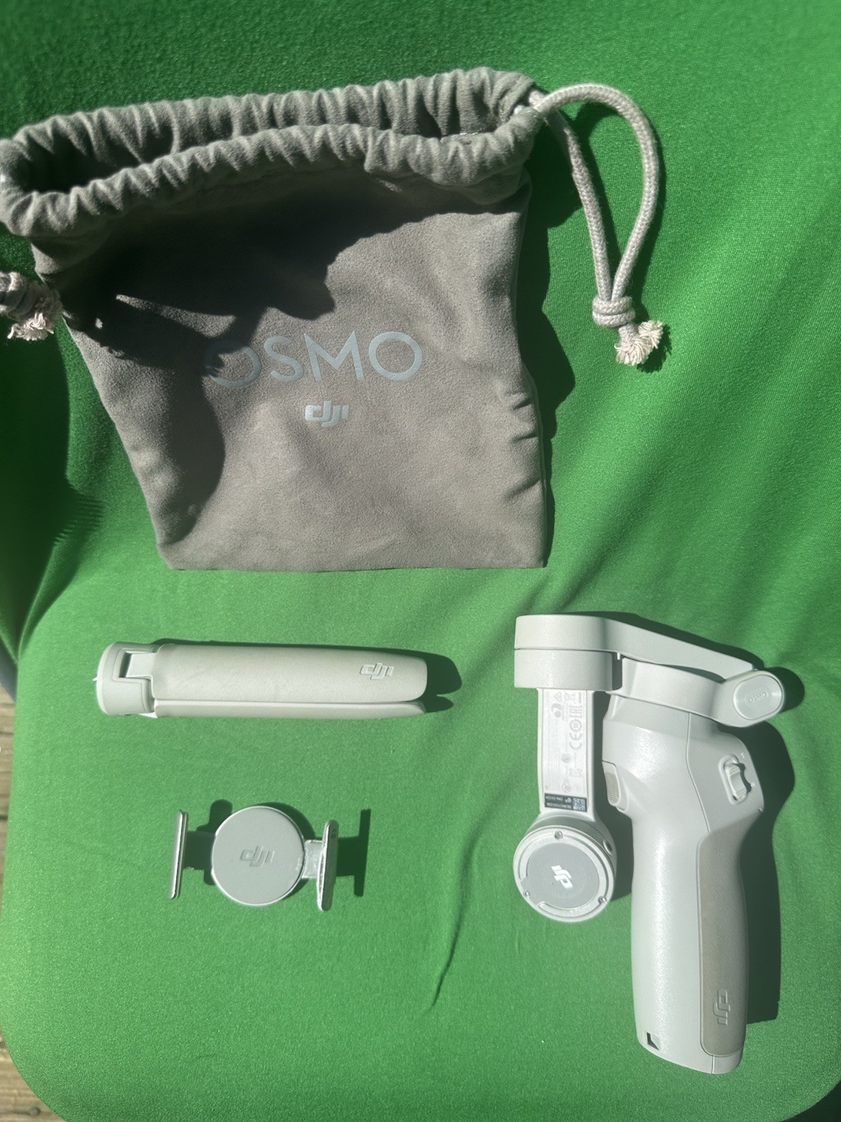 DJI Osmo Mobile 4 - Gimbal Stabilizer