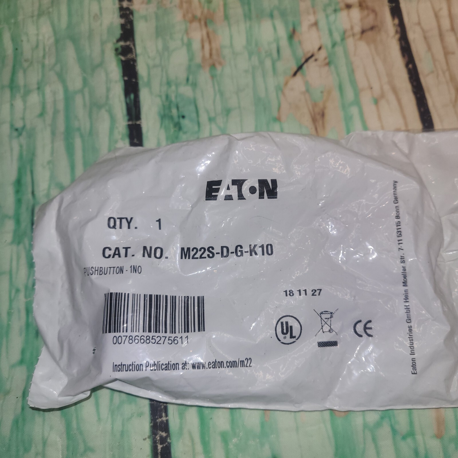 Eaton Pushbutton Switch M22-D-R-K10 ; Green