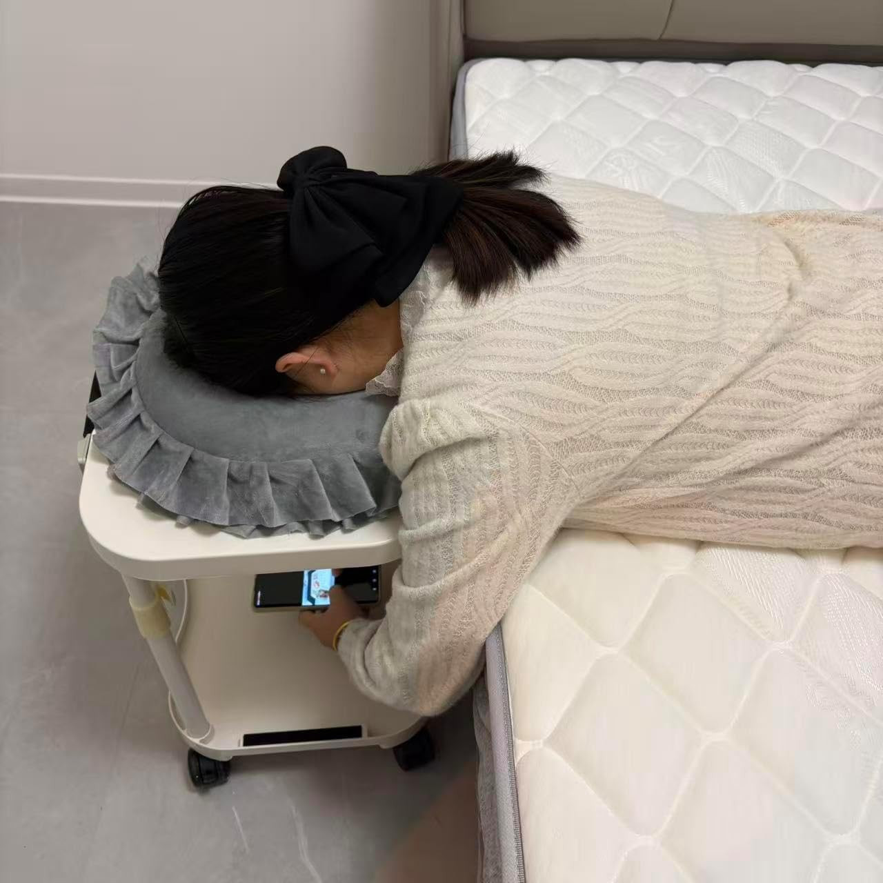 Adjustable Massage Headrest for Bed & Sofa, Perfect for Post-Surgery Comfort