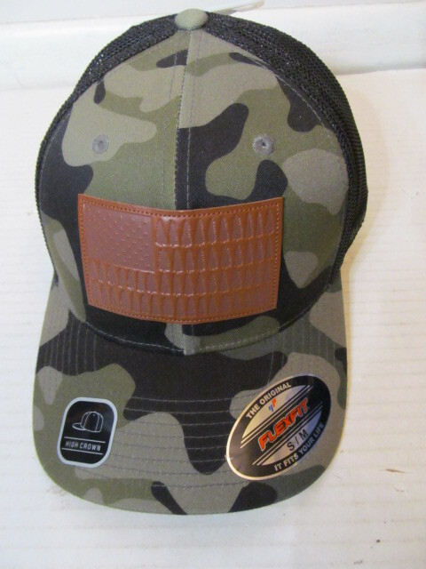 Columbia Flexfit Rugged Outdoor Mesh Hat, Green Camo, Size S/M