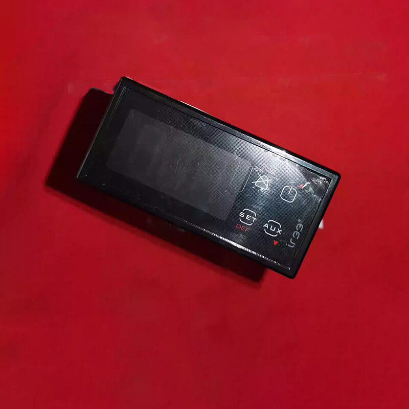 1PC For CAREL Temperature Controller IREVCOHCOO IREVC0HC00 1PC New