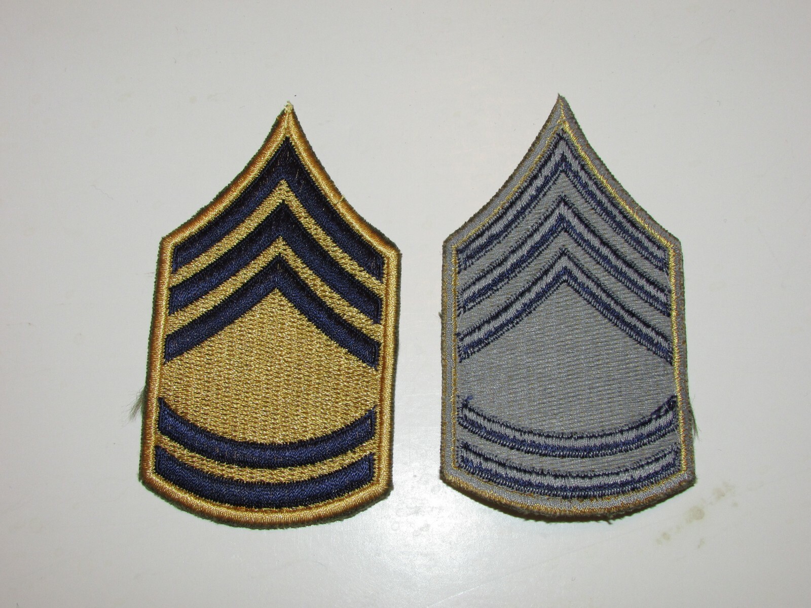 e3152 Korean War Era US Army Chevrons Blue/Yellow Sergeant 1st Class Sm pair R1C