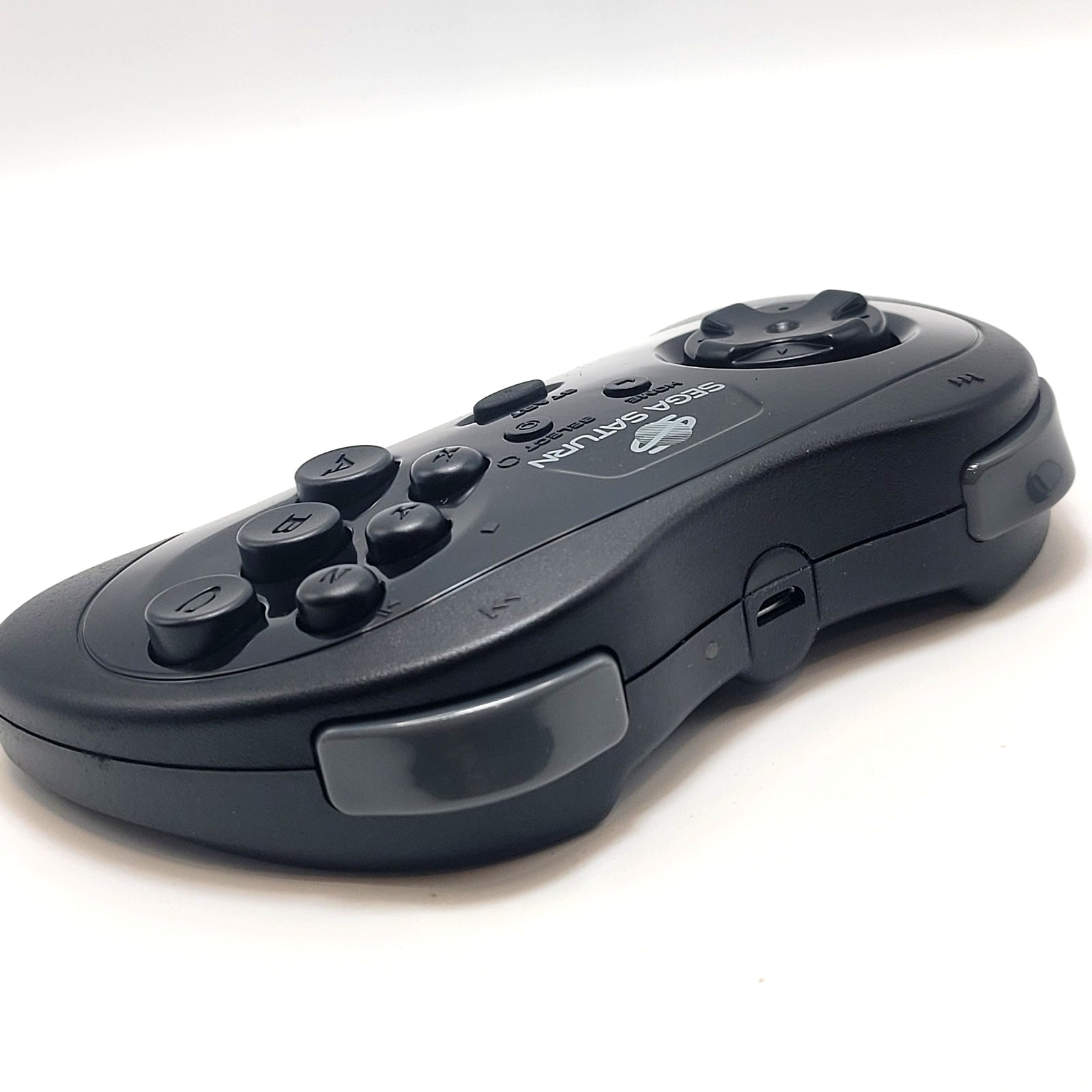 Retro-Bit 2.4GHz V2 Wireless Controller 8-Button Sega Saturn, Genesis Mini Black