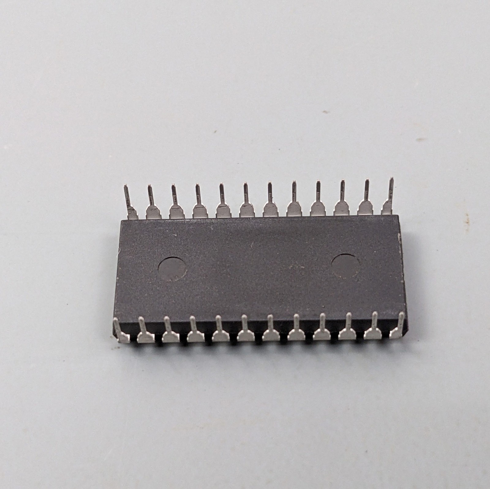 (5) Fujitsu MB8418-20 SRAM ICs, 2K x 8bit, 200NS