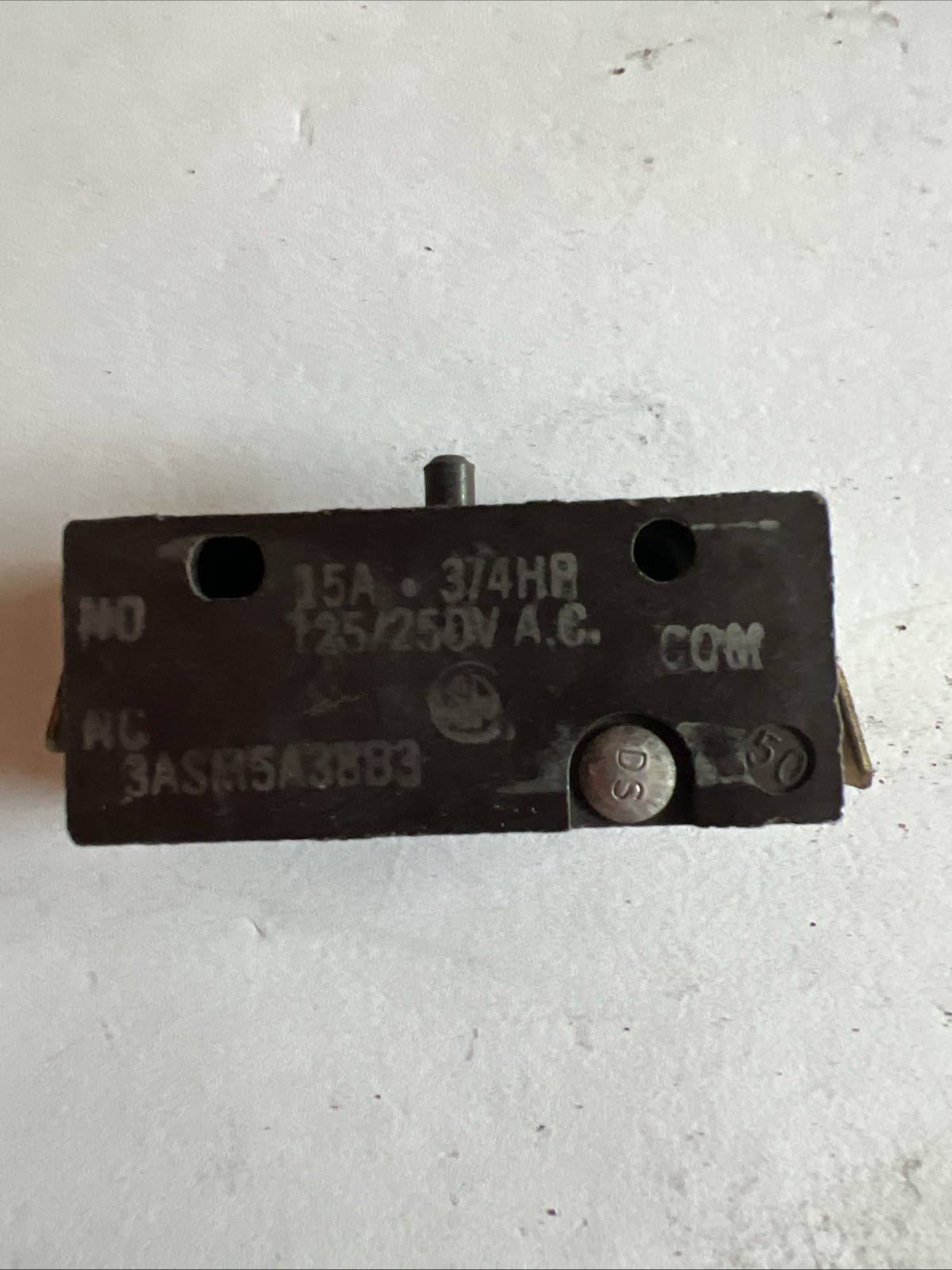 GE 3ASM5A38B3 Microswitch 15A 125/250VAC Industrial Limit Switch