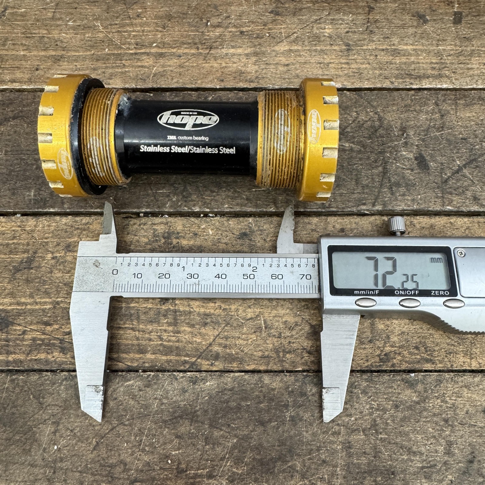 Hope External Bottom Bracket BSA 73mm 24mm Hollowtech II Gold Stainless Steel