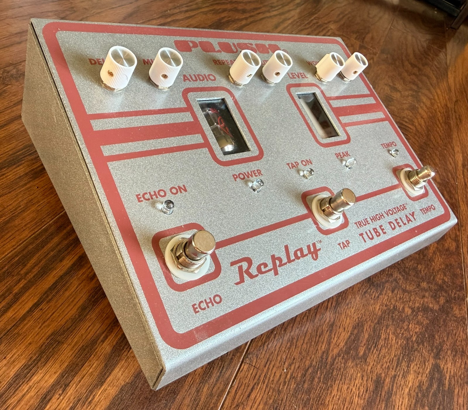 Fuchs Plush FX Replay Tube Delay Guitar Pedal