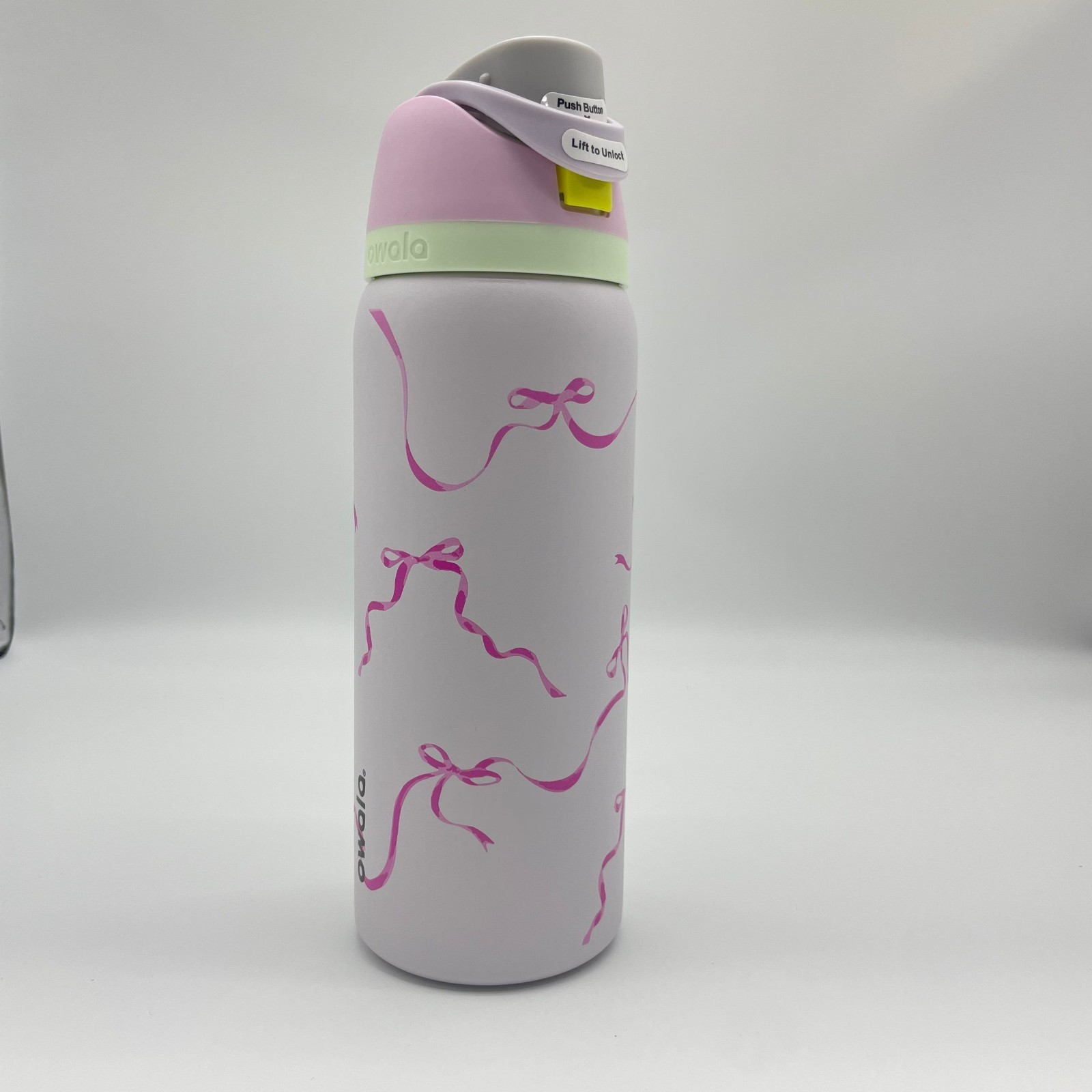 Owala Tied And True pink Bows 32 oz  Freesip water bottle Hot sale