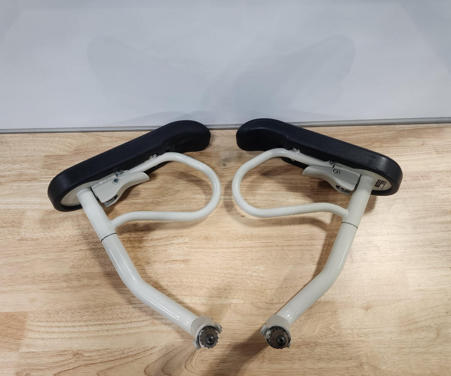 Midmark Exam Table Articulating Arm Rests for 622 623 625 626