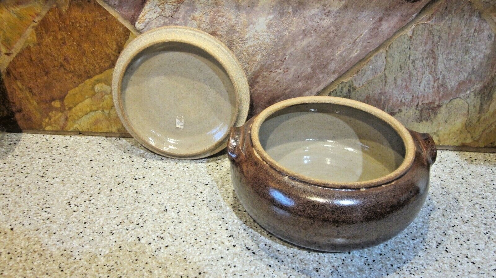 Signed Stoneware Pottery Covered 1 Qt Casserole Dish 9" Diameter 4"
