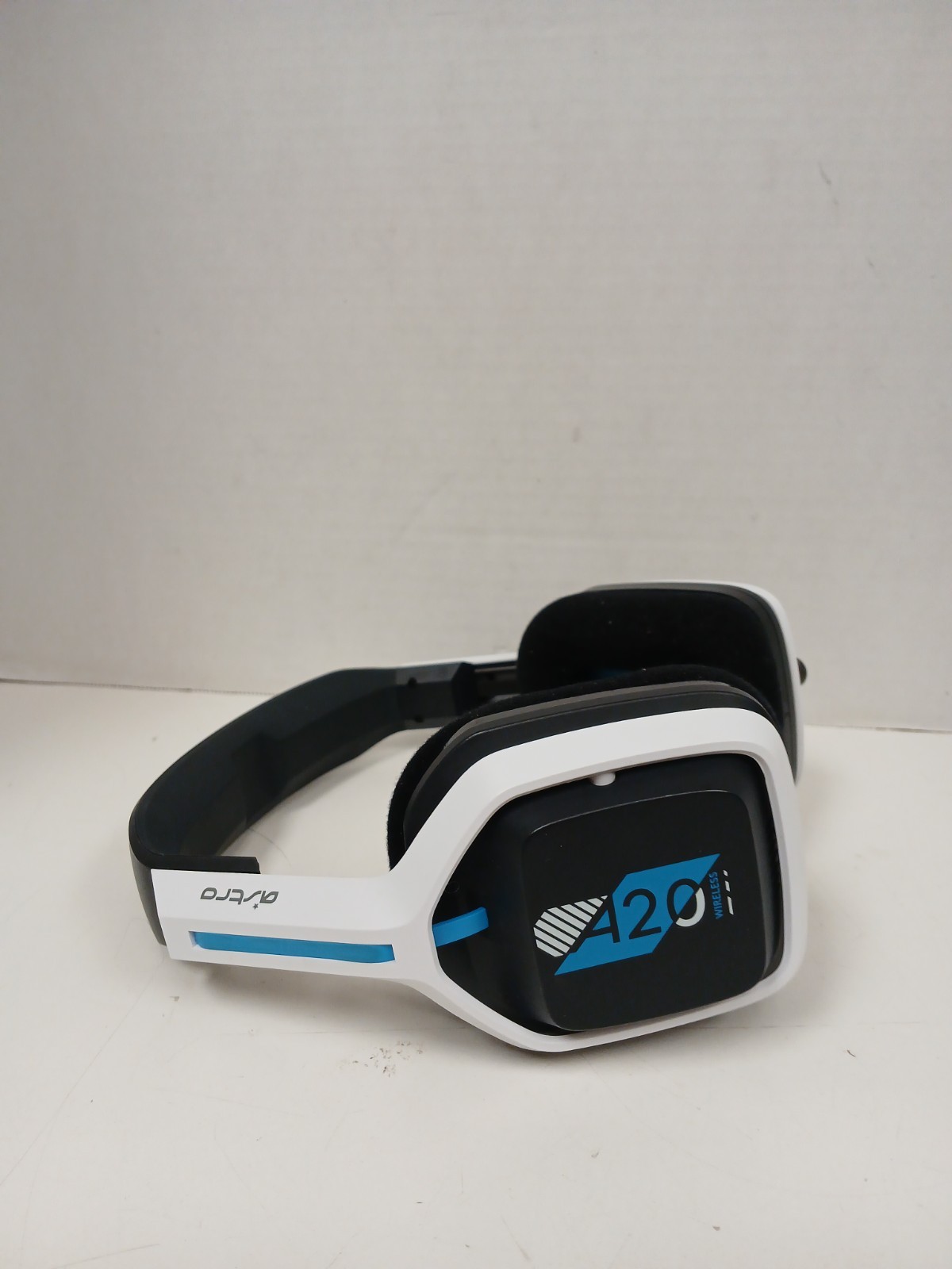 Logitech Astro A20 Wireless Gaming Headset *READ*
