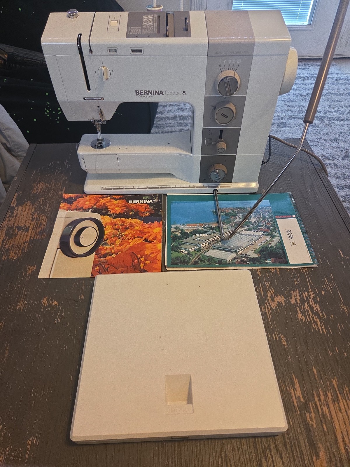 BERNINA Record 930 Electronic Sewing Machine (Read Description)