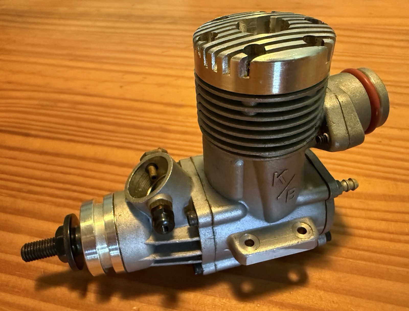 RARE Vintage K&B 5.8 Front Rotary Valve Model Airplane Engine Looks New ATRC2