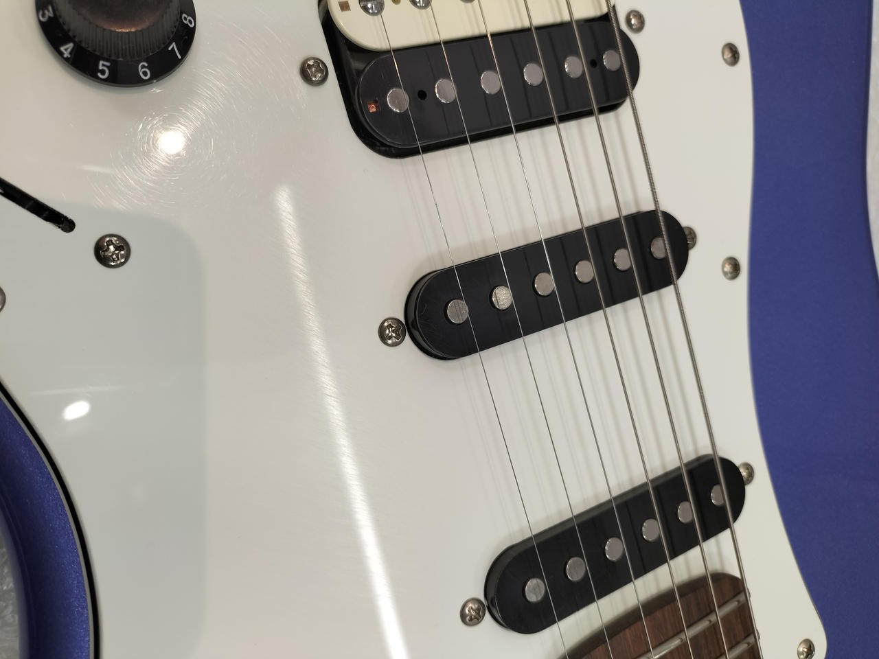 SQUIER OMTEMPORARY STRATCASTER HSS Electric Guitar