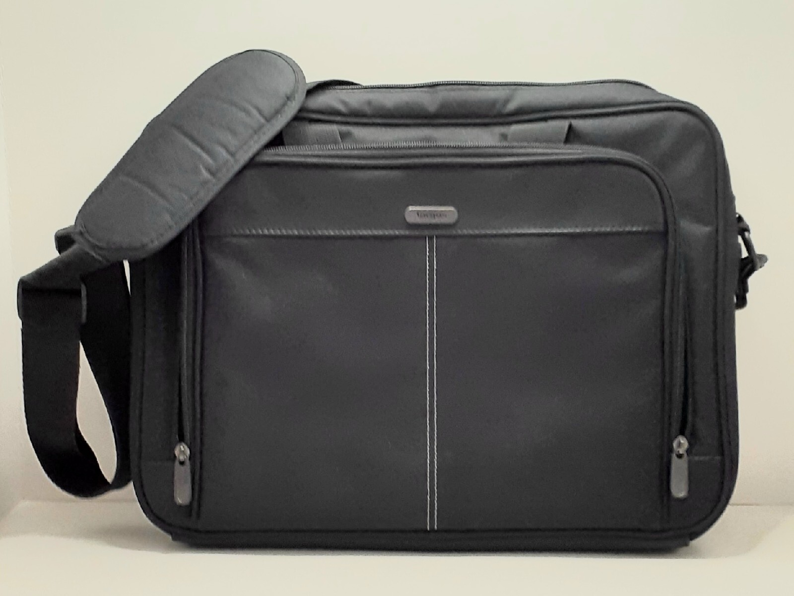 Targus Laptop Tablet Soft Briefcase Bag Padded Black TCT 027US
