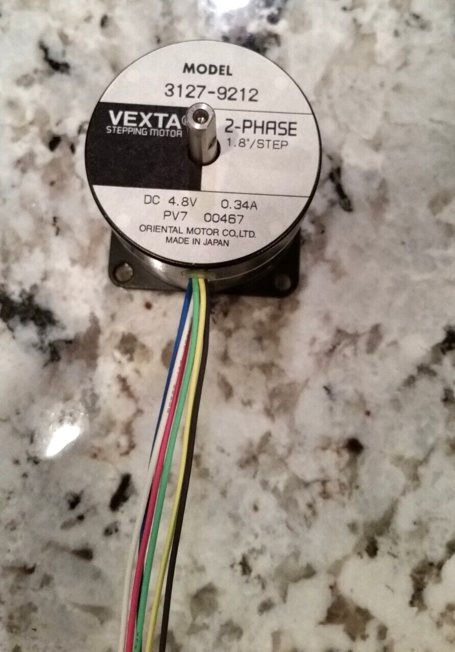 ORIENTAL MOTOR CO.  VEXTA 3127-9212   2-PHASE STEPPER MOTOR