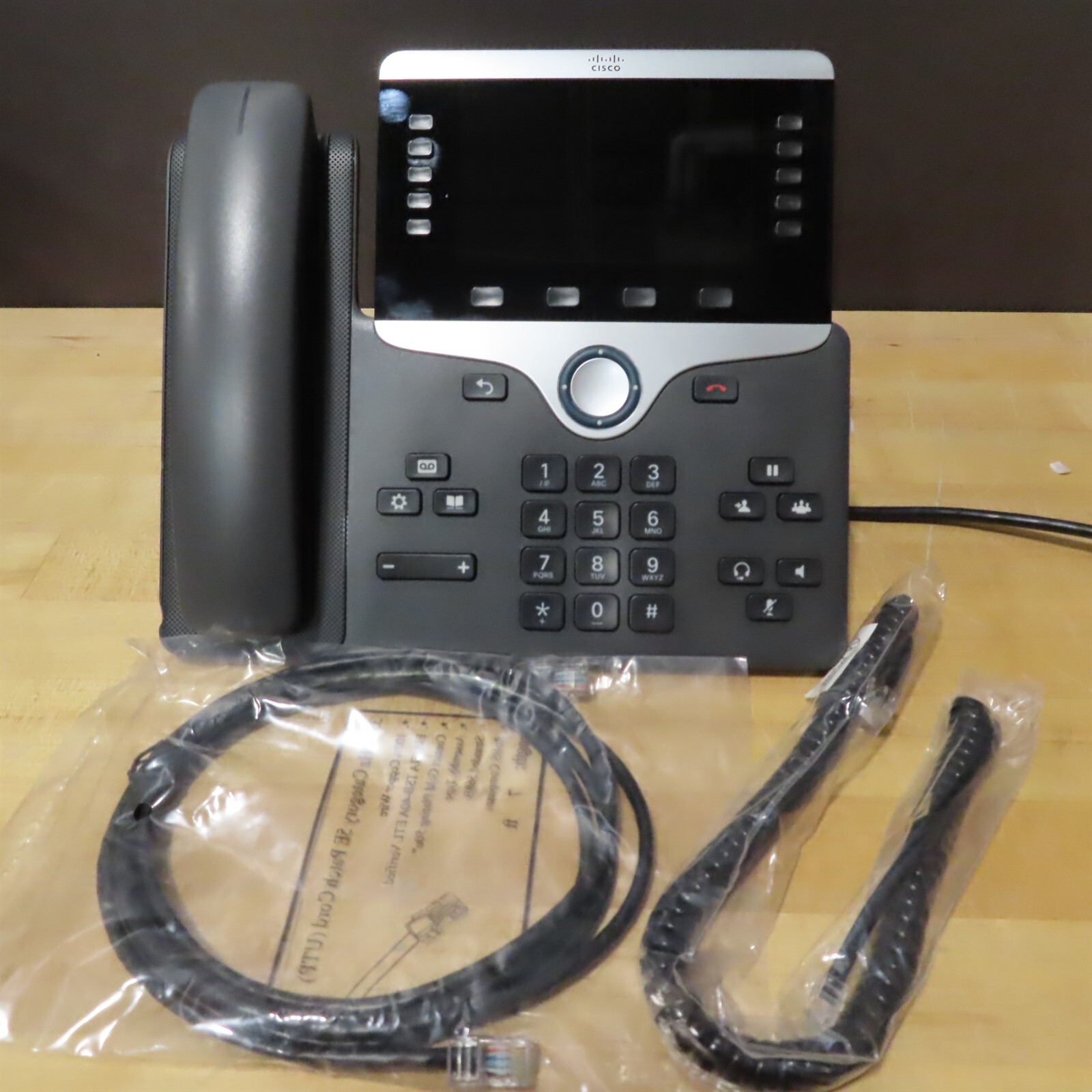 CISCO 8851 VoIP Video Endpoint IP 8800 Series w/ Base handset CP-8851-3PCC-K9