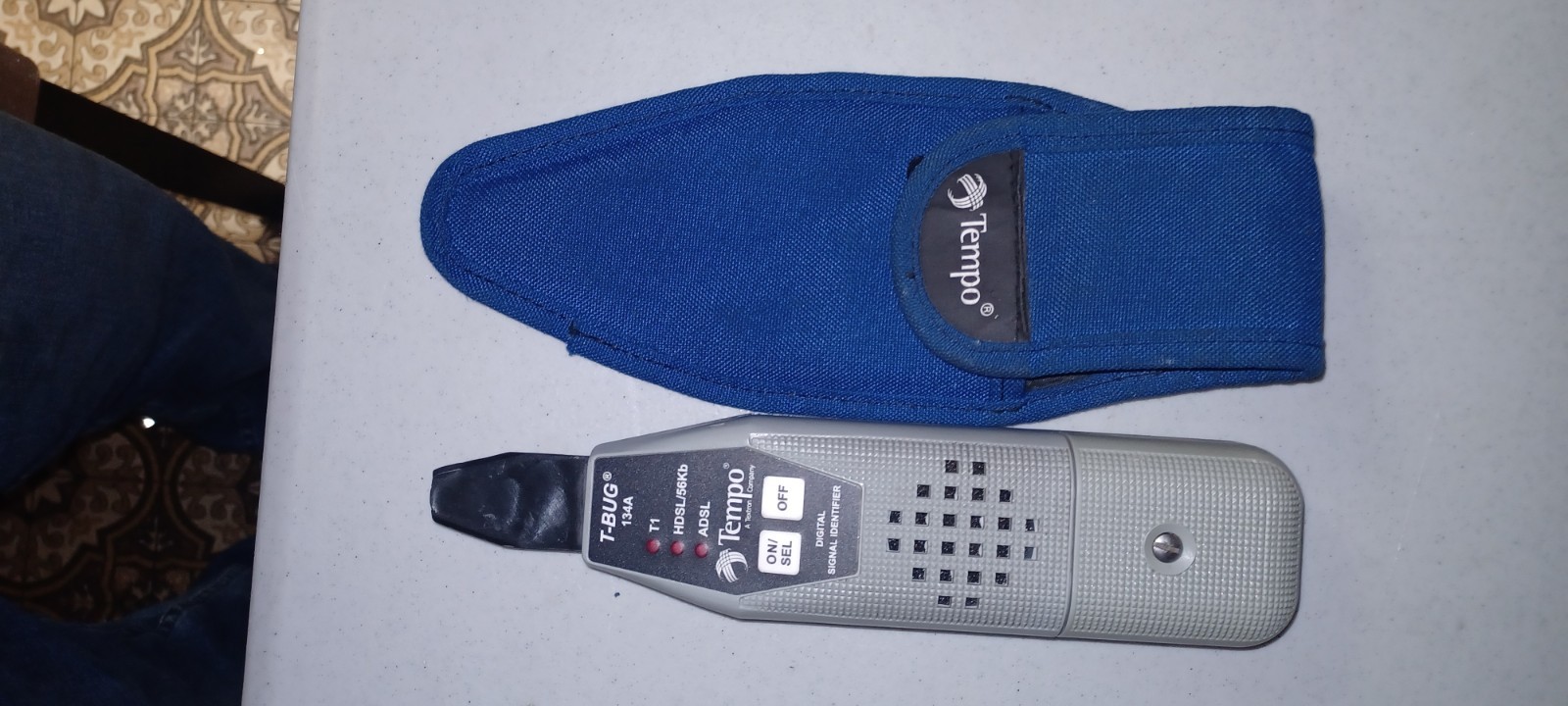 Tempo T-BUG 134A Probe with Case Digital Signal Identifier & Network Tester