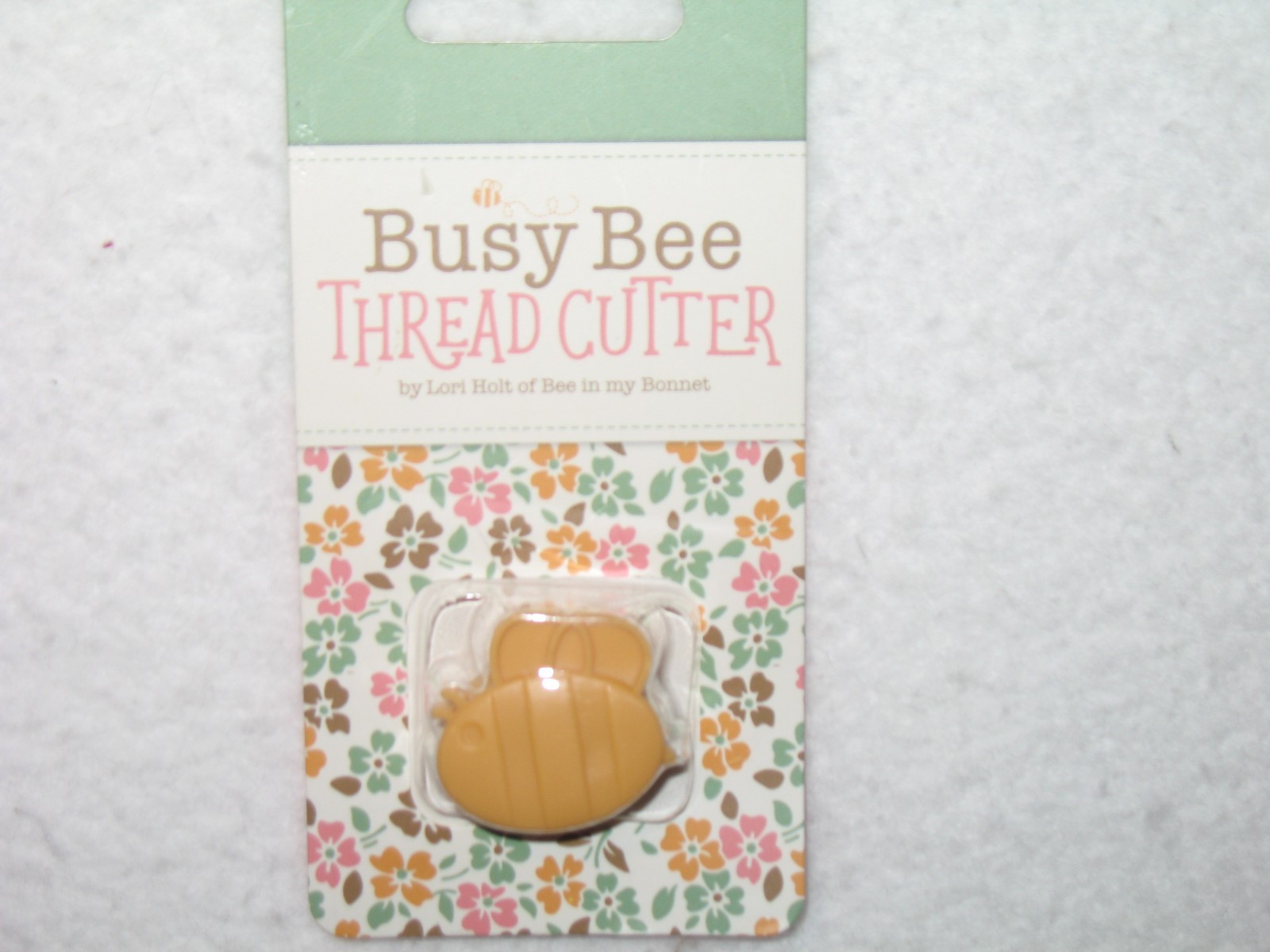 Busy Bee Thread Cutter by Lori Holt of Bee in my Bonnet