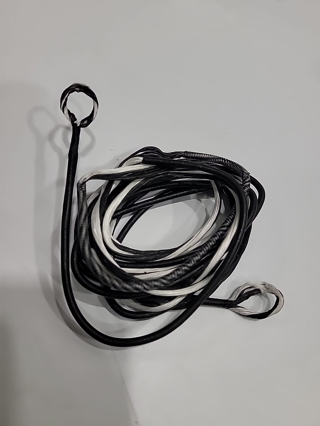Genesis Bow String Black/White #BG11490