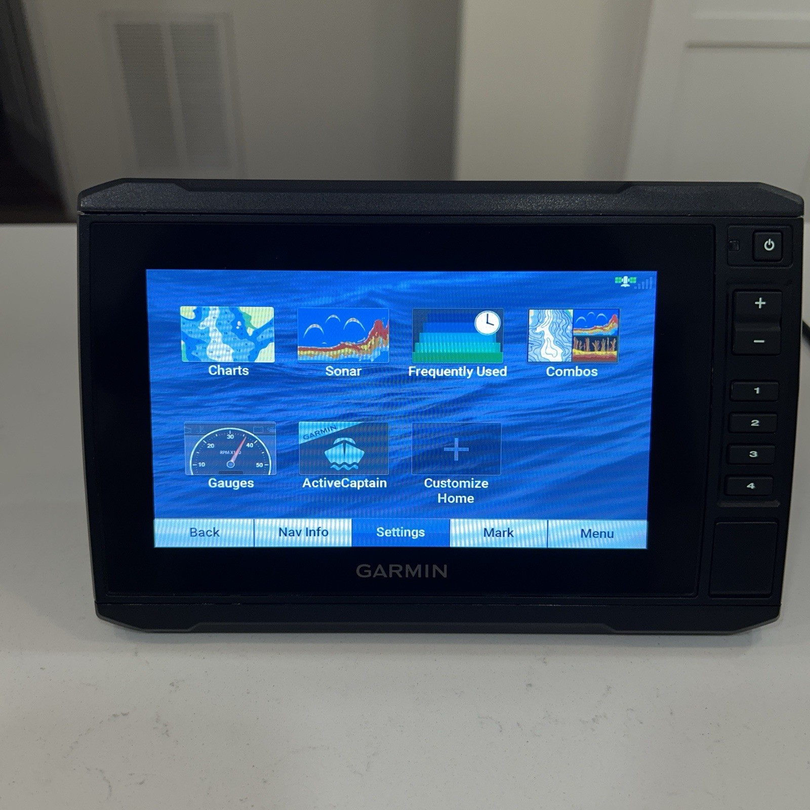 Garmin ECHOMAP™ UHD 73SV Fish Finder Head Unit