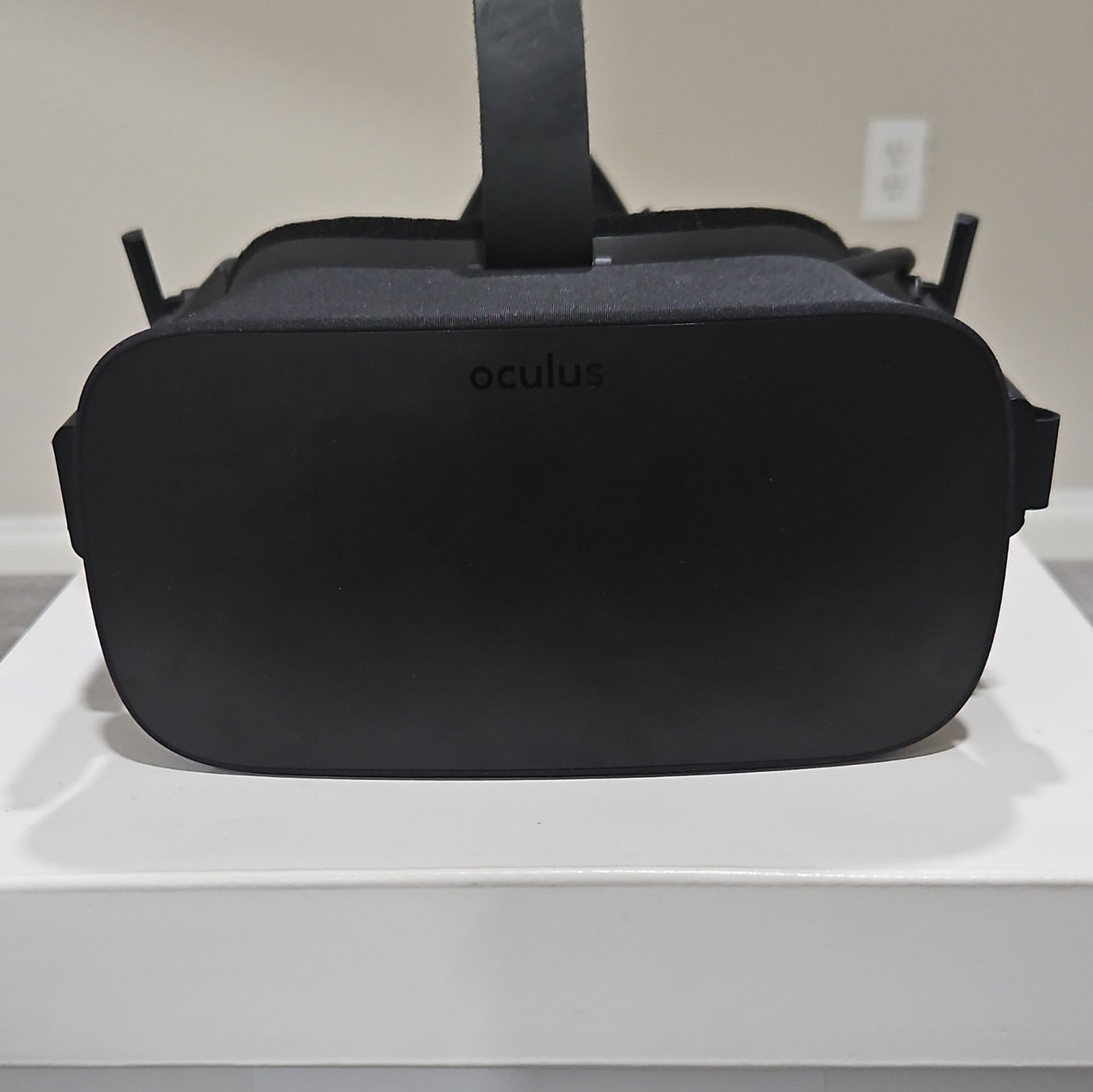 Oculus Rift VR Headset w/ Touch Controllers & Sensors Black