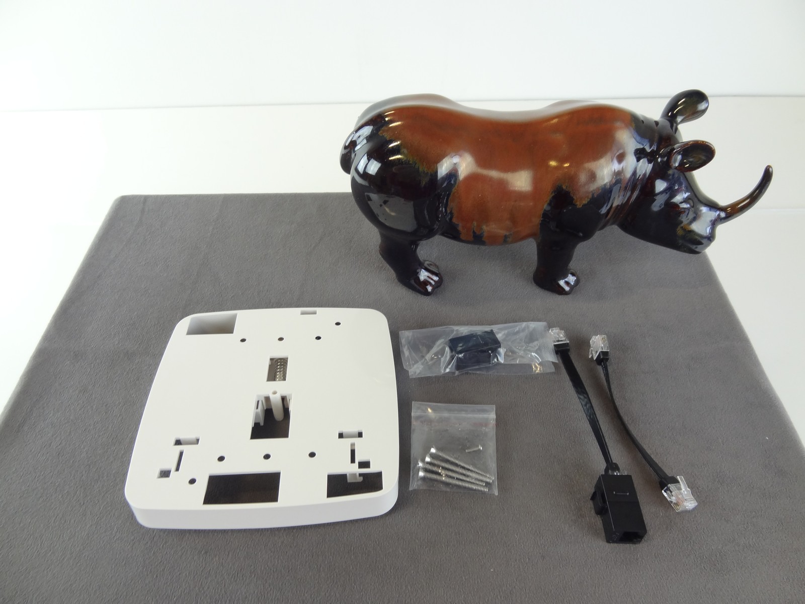 JY706A HP Aruba AP-220-MNT-W3 Wall Mount