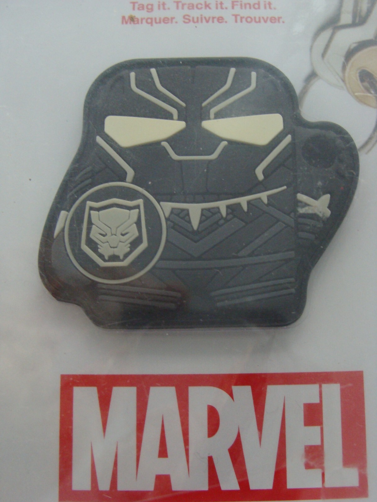 NEW SEALED DC Foundmi Bluetooth Tracking Selfie Remote Keychain Marvel