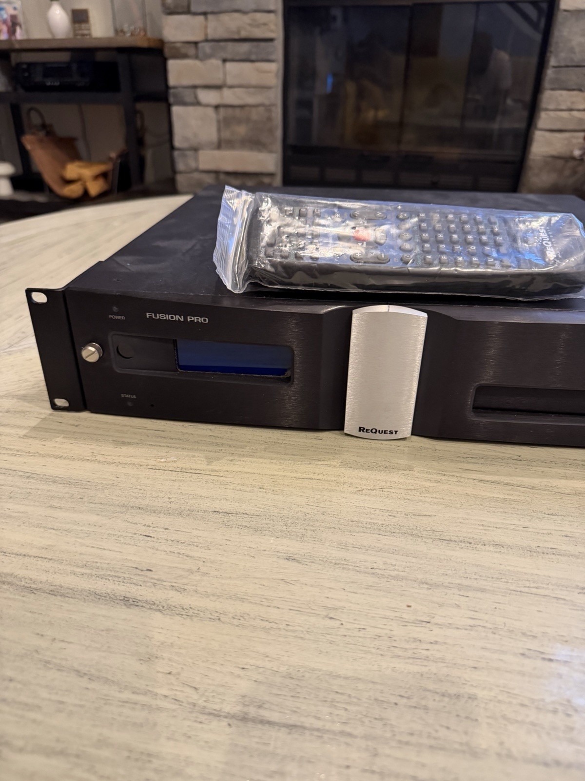 Audio ReQuest Multimedia Fusion Digital Music Server With Remote