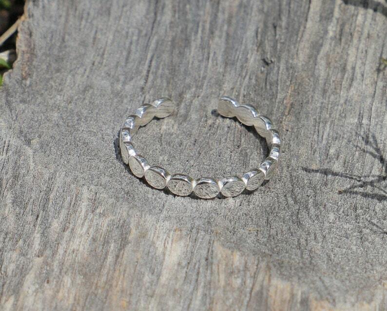 Solid Metal Women's Circle Link Adjustable Toe Ring 14k White Gold Plated Silver