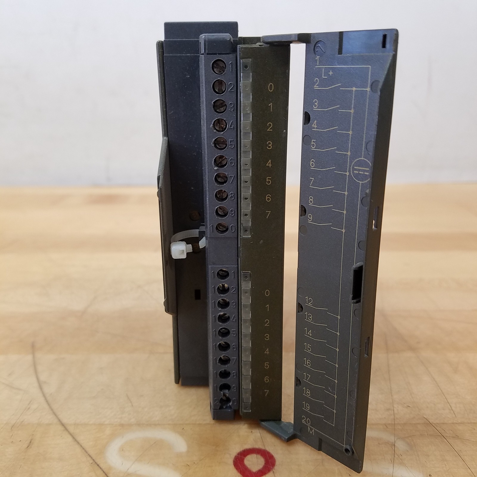 Siemens 6ES7 321-1BH01-0AA0 Simatic S7 Digital Input Module, 16 PT, 24 VDC
