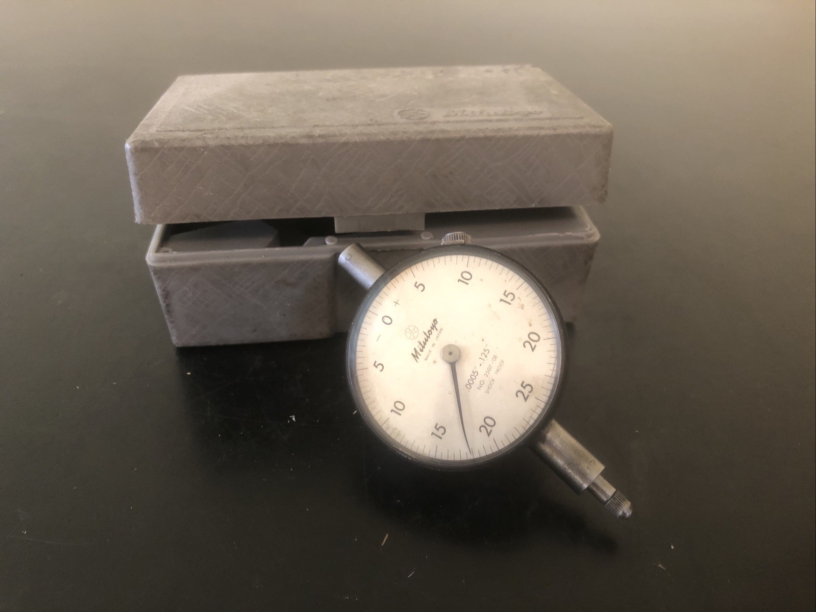 Mitutoyo Dial Indicator 2507-08 In Original Mitu Case .0005"-.125"