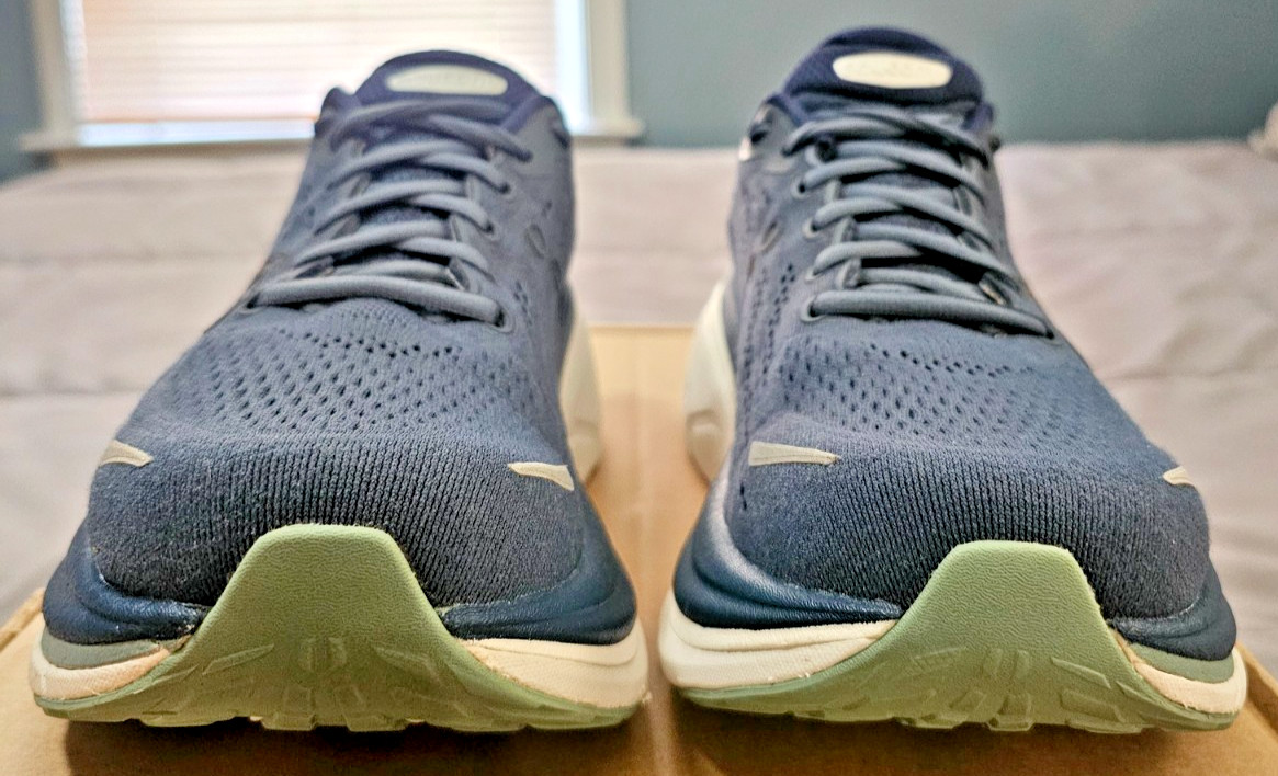Saucony® (Men's 8.5 WIDE) Hurricane™ 25 Running Shoes in Dusk/Iceberg - $170