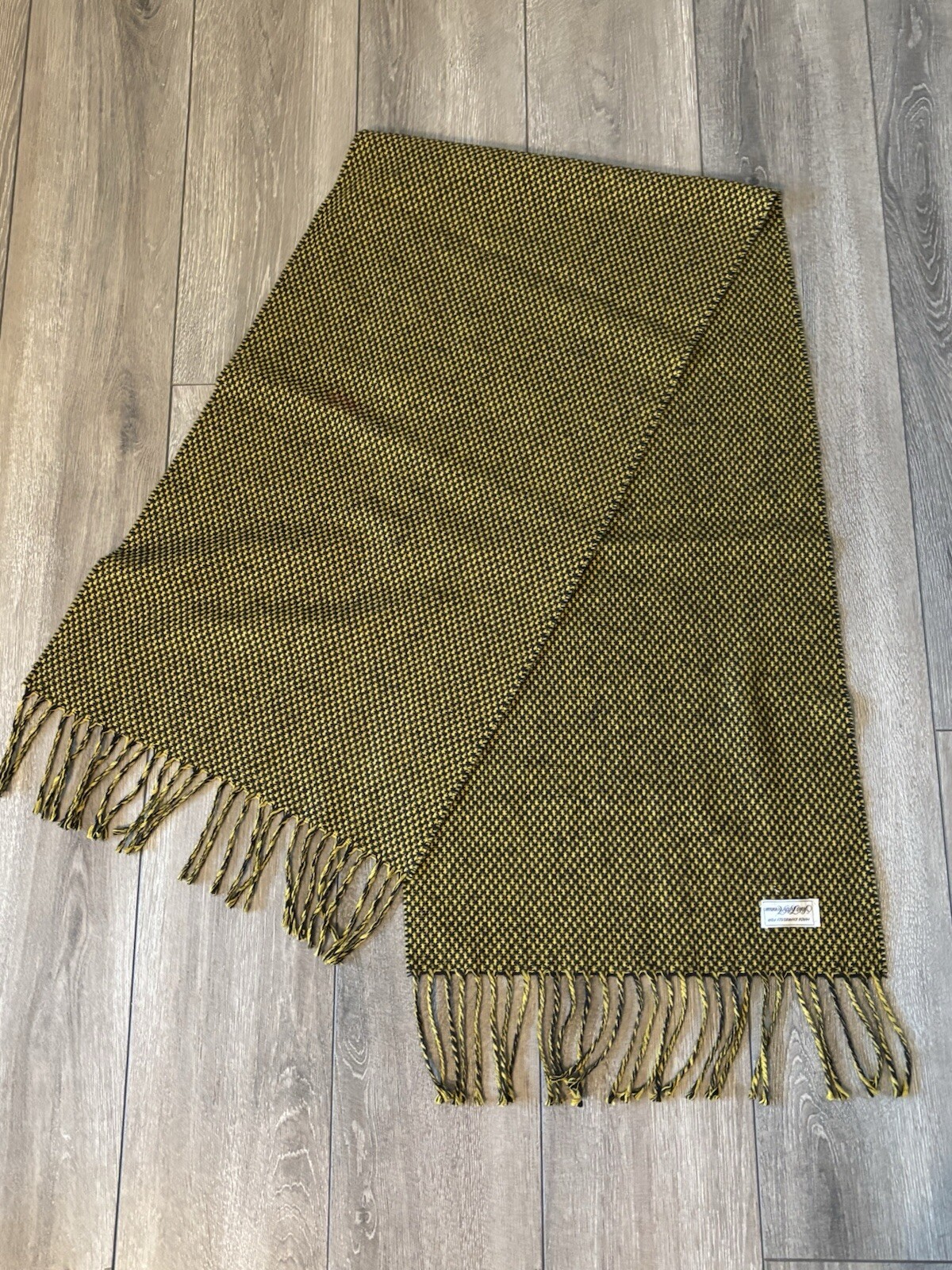 VintageSaks Fifth Avenue Chartreuse & Black Knit Scarf In Excellent Condition