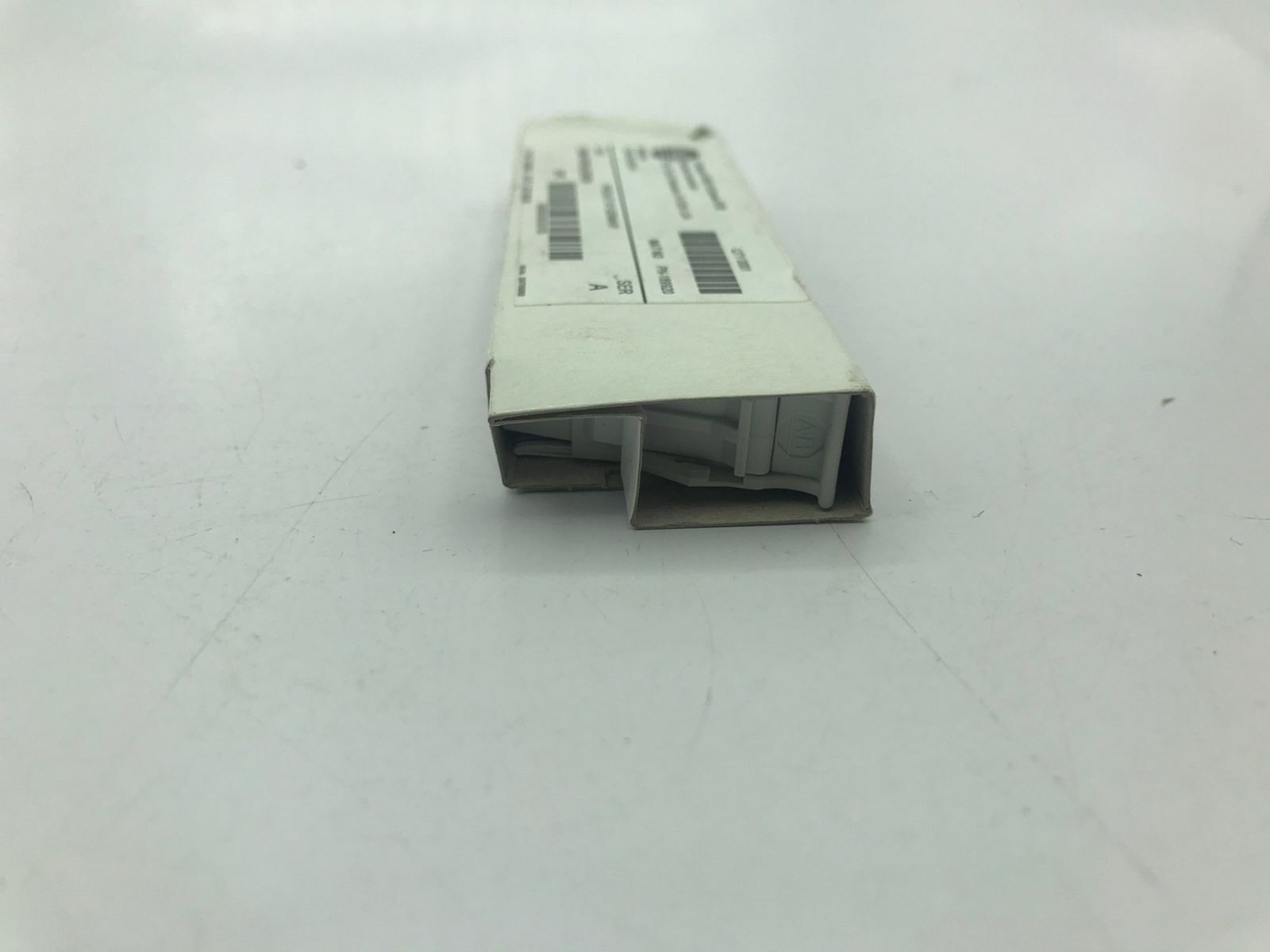 NEW ~ Allen-Bradley5069-RTB18-SCREW /A Compact 5000 18-Screw RTB SEALED！