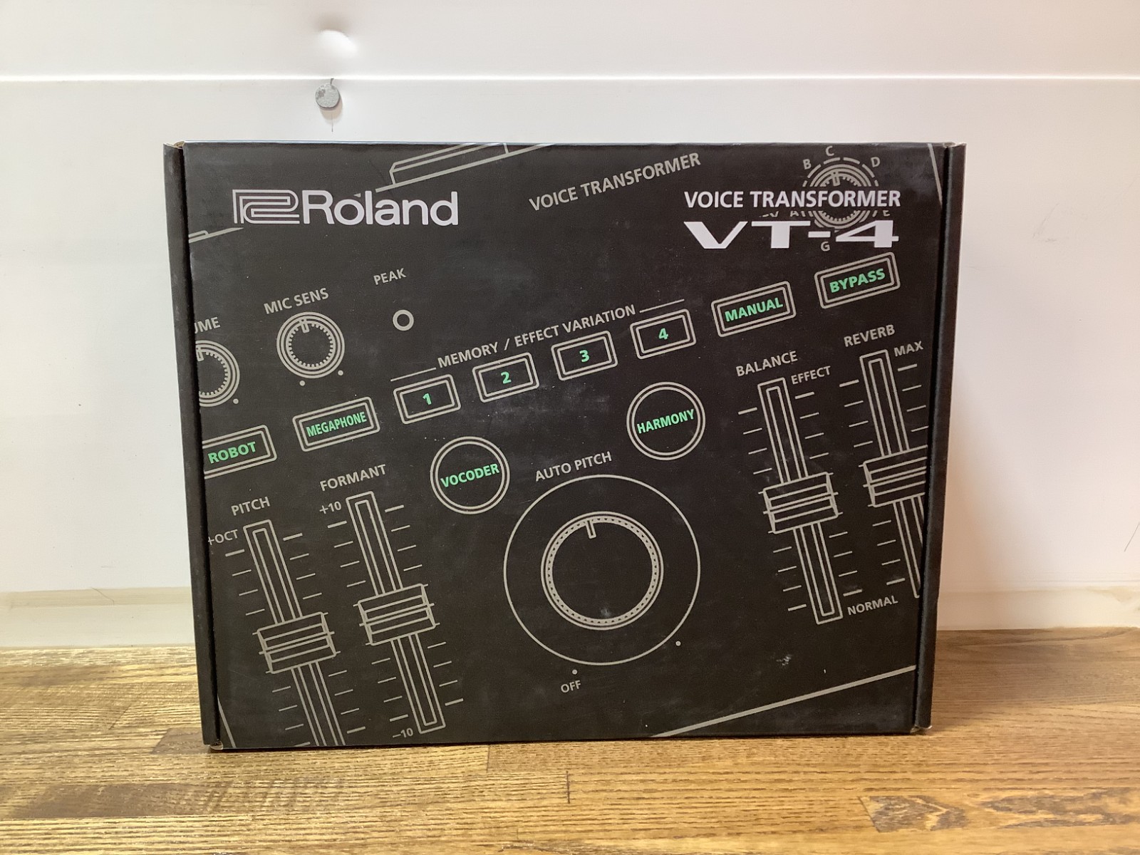 NEW Roland VT-4 Voice Transformer & Effects Processor