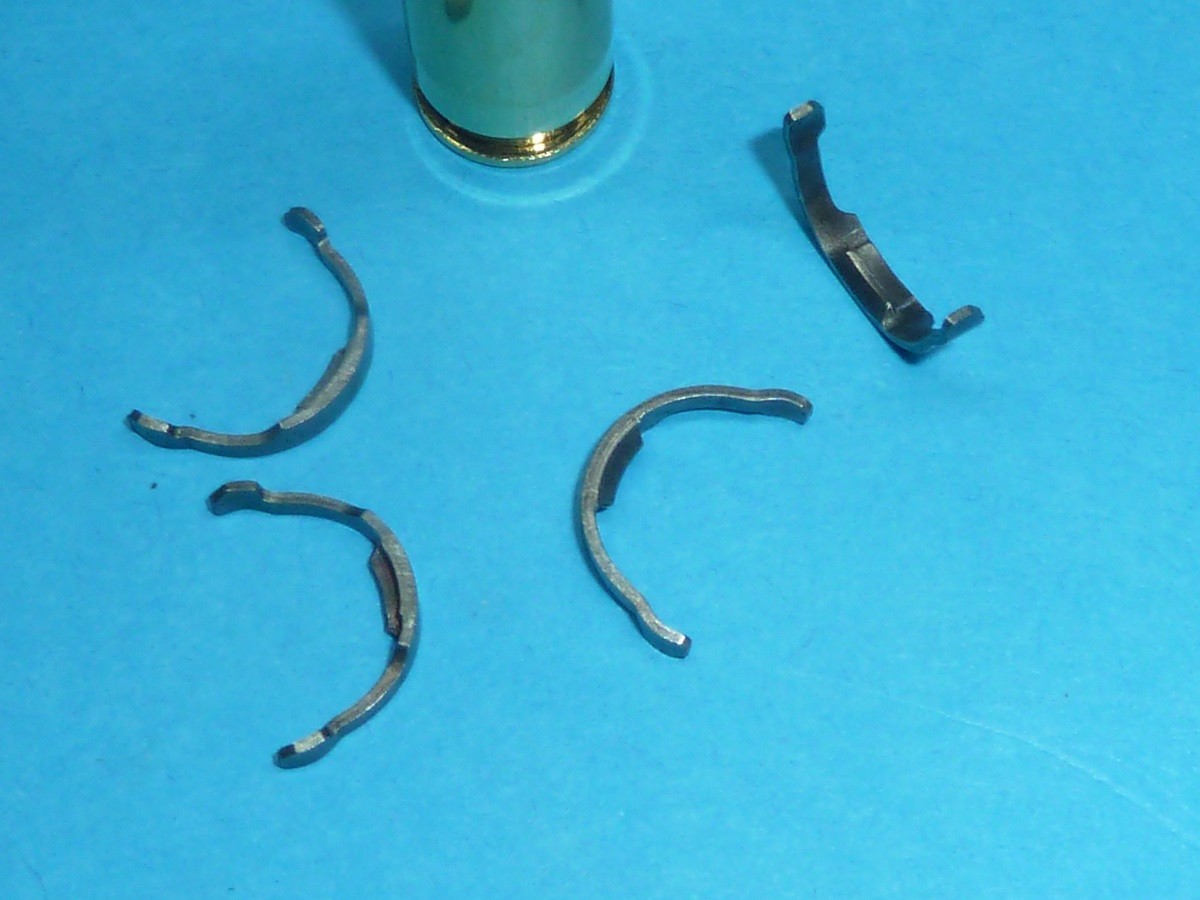 1 (one) NEW Remington 7 or 700 rivetless snap in extractor 308 .473 bolt face