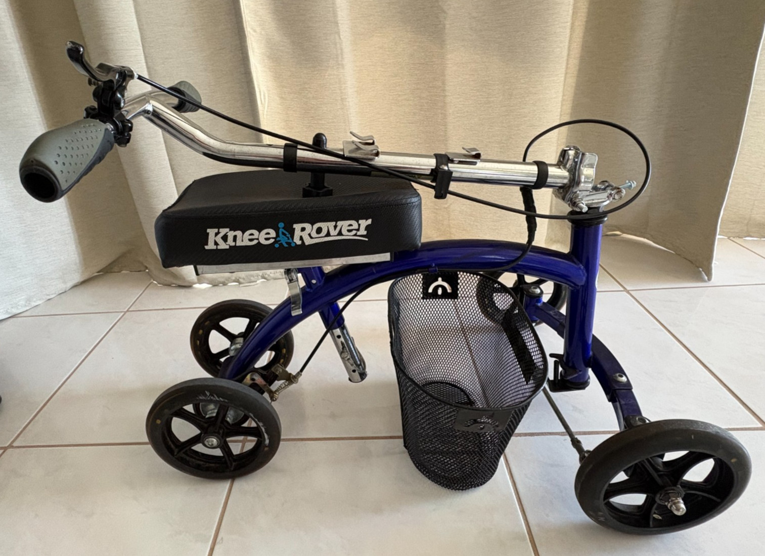 KneeRover® Deluxe Knee Cycle Steerable Knee Walker
