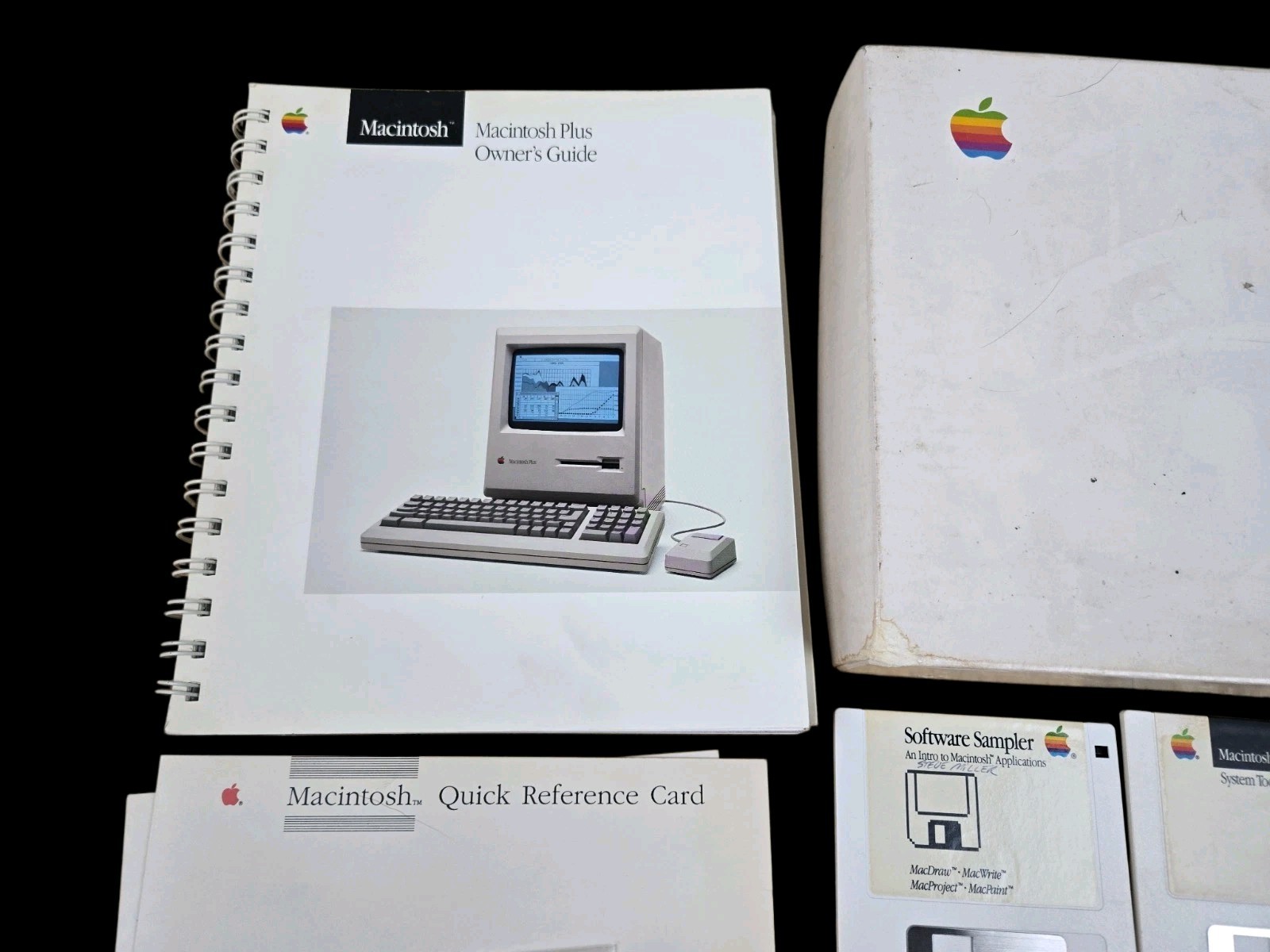 Apple Macintosh Plus Complete CIB Box Set software Disks Sticker Sealed Vtg