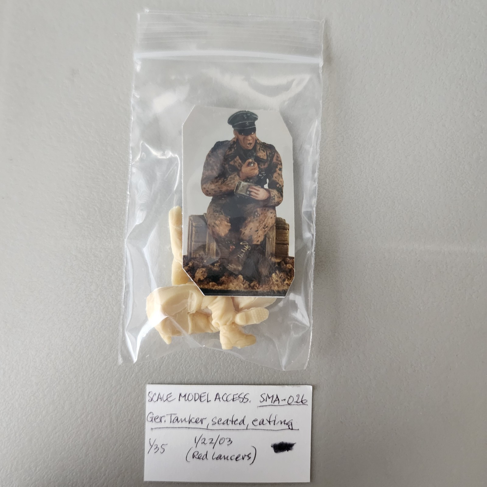 scale model access figurine kit 026 german tanker seated eating NEW