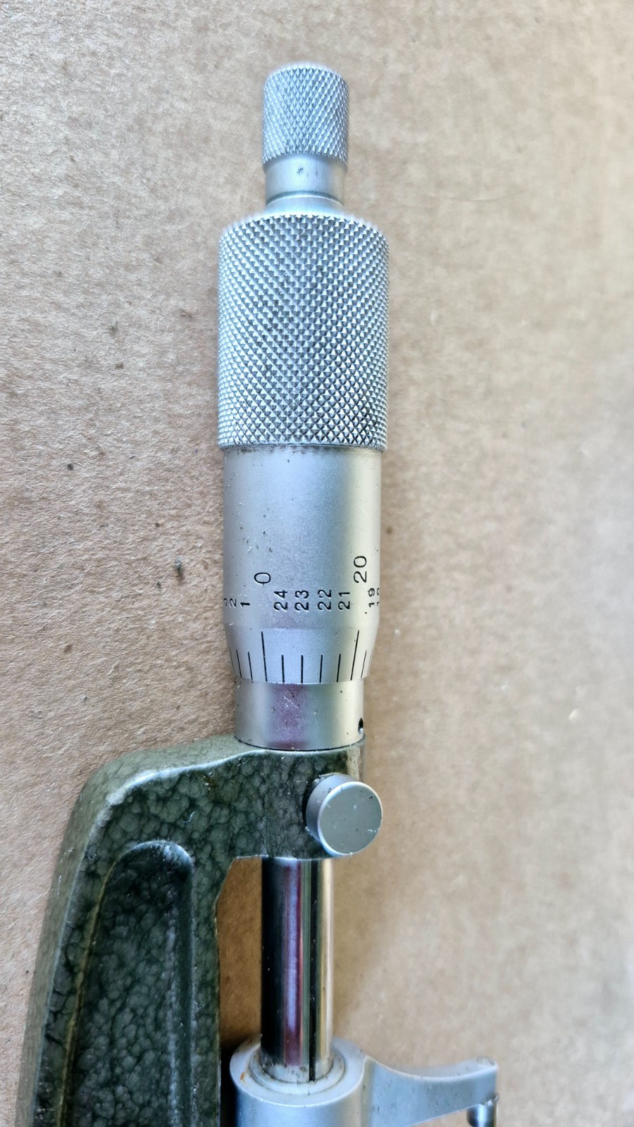 Mitutoyo 143-122 Caliper Type Micrometer 1-2″ .001"