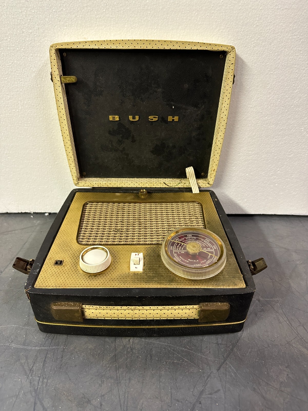RARE Vintage Bush table top Radio Model BP81 Great Britain (UK) Chiswick, London