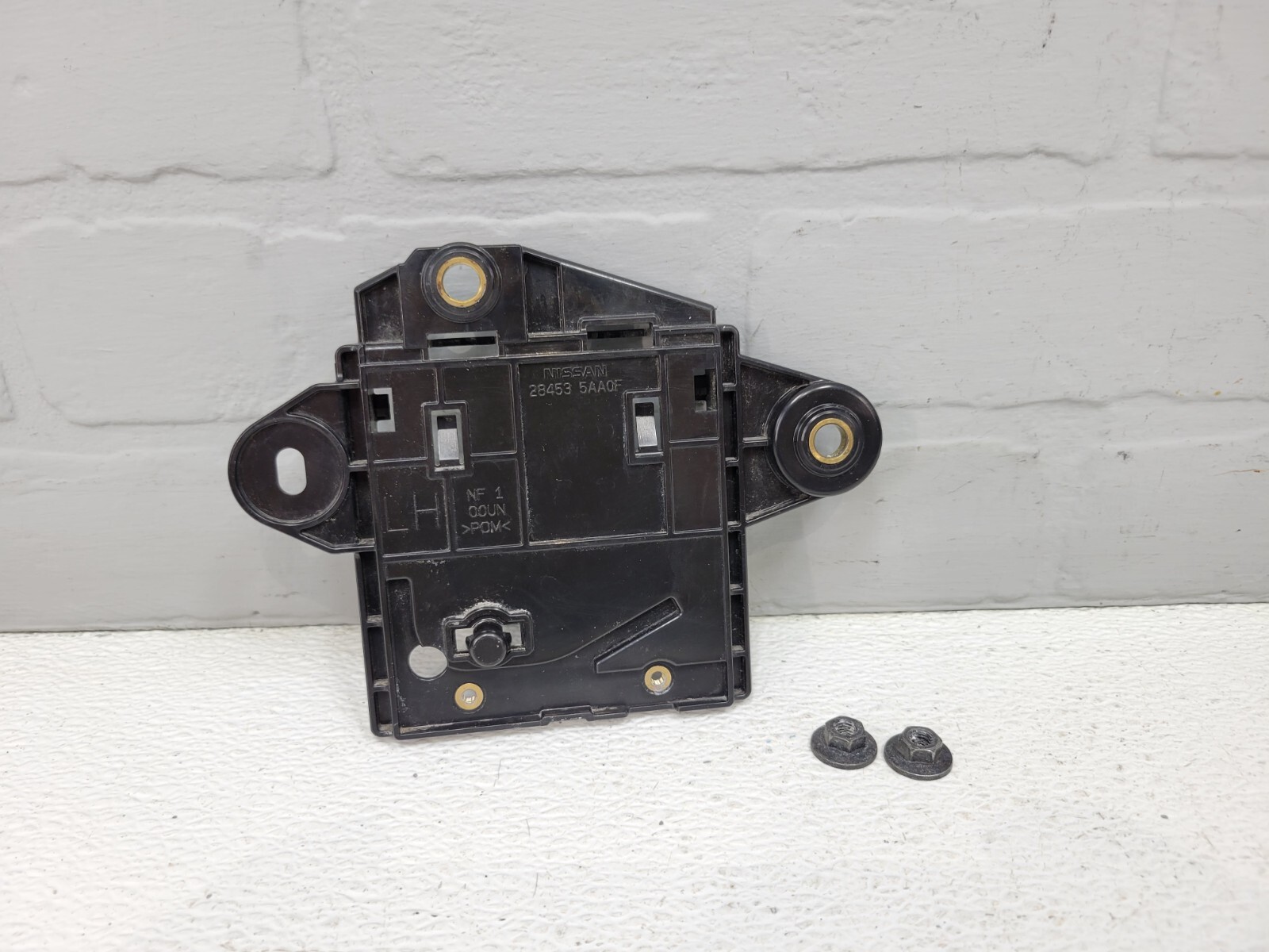 2015-2017 Nissan Murano Driver Left Blind Spot Radar Sensor Warning Bracket OEM