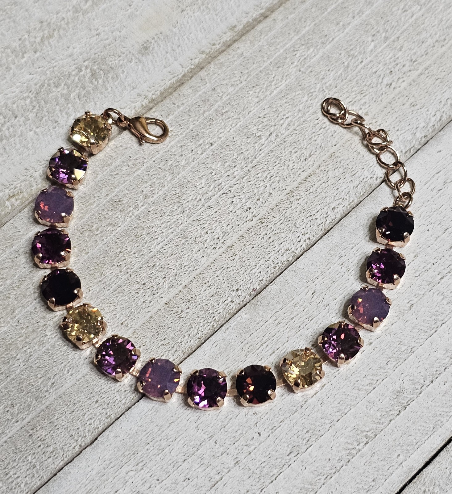 NCB25 Purple Iris Cyclamen Crystal 8mm Cup Chain Bracelet
