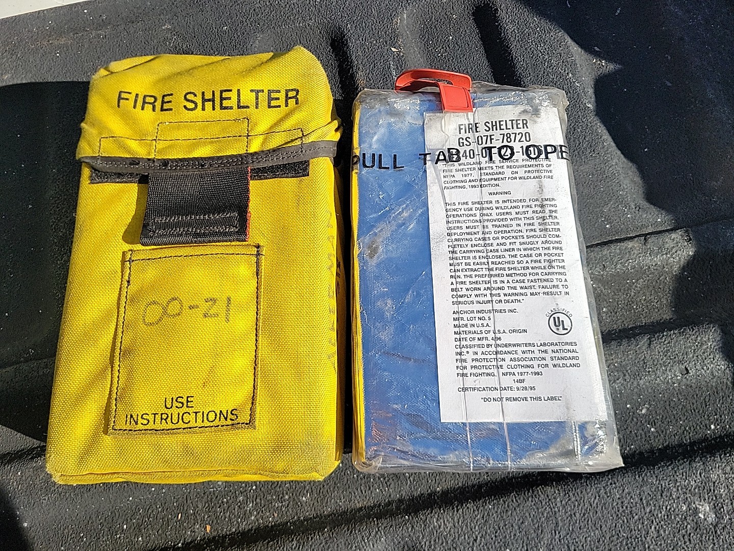 1995 FIRE SHELTER WILDLAND FIREFIGHTER SHIELD FSS ANCHOR UNDEPLOYED