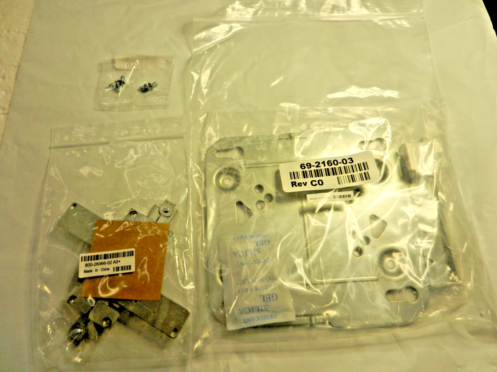 Cisco AIR-AP-BRACKET-1 69-2160-03 with AIR-AP-T-RAIL-R 800-26066-02 and Screws