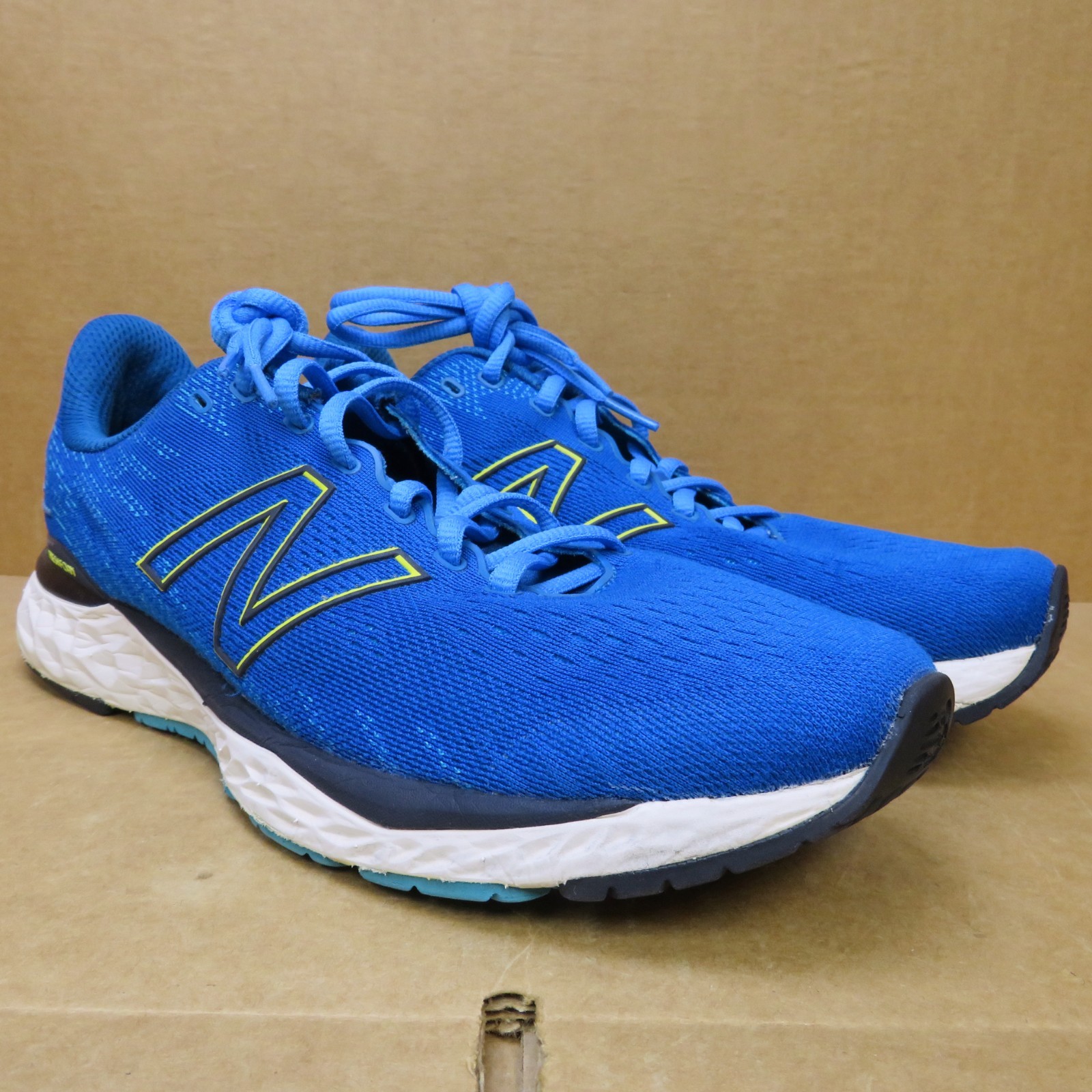 New Balance 880 v11 Running Shoes (Men's Size 10.5 D)...Mostly Blue Color