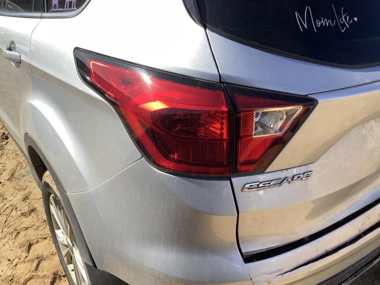 ESCAPE 2019 Glove Box 4968161
